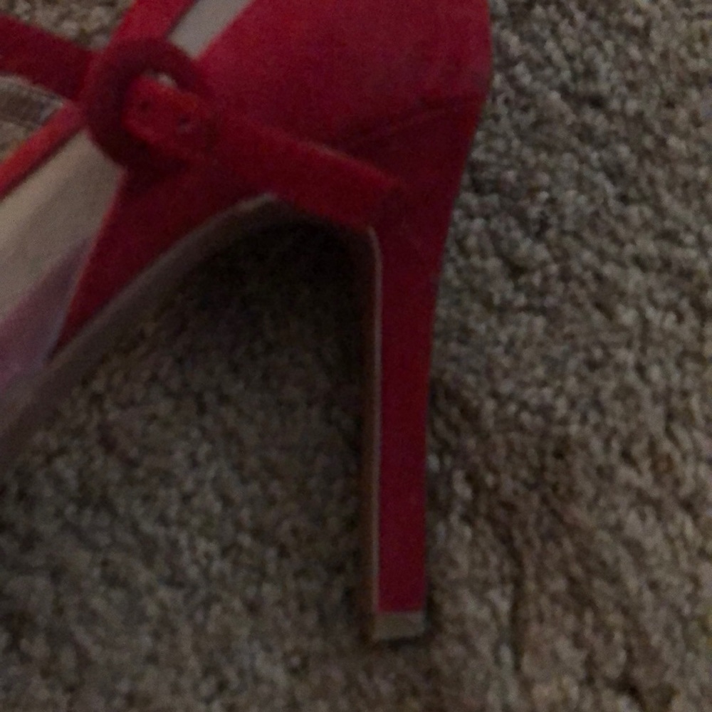 Heels - Picture 3 of 3